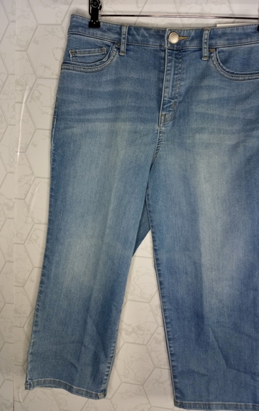 Christopher & Banks stonewash everyday denim crop - Picture 5 of 13